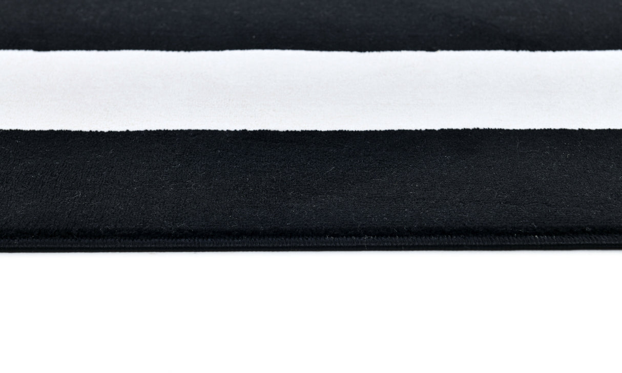 Z341A Polyester Fabric - Black & White Geometric Square Area Rug, Soft Texture, Modern Design, 5' 3" X 7' 6" (1 Piece)