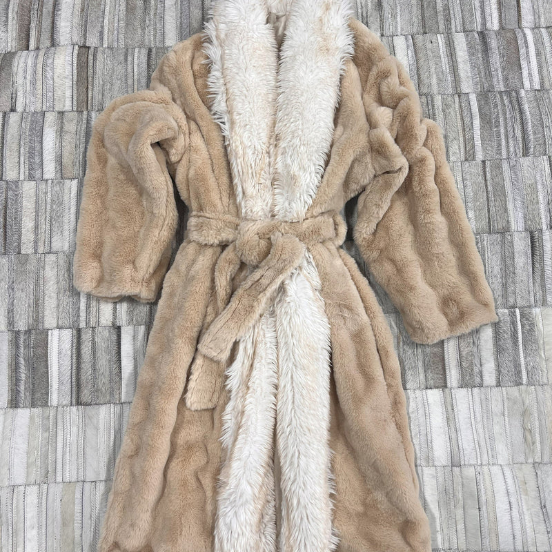REXA 6 Faux Fur Hooded Robe