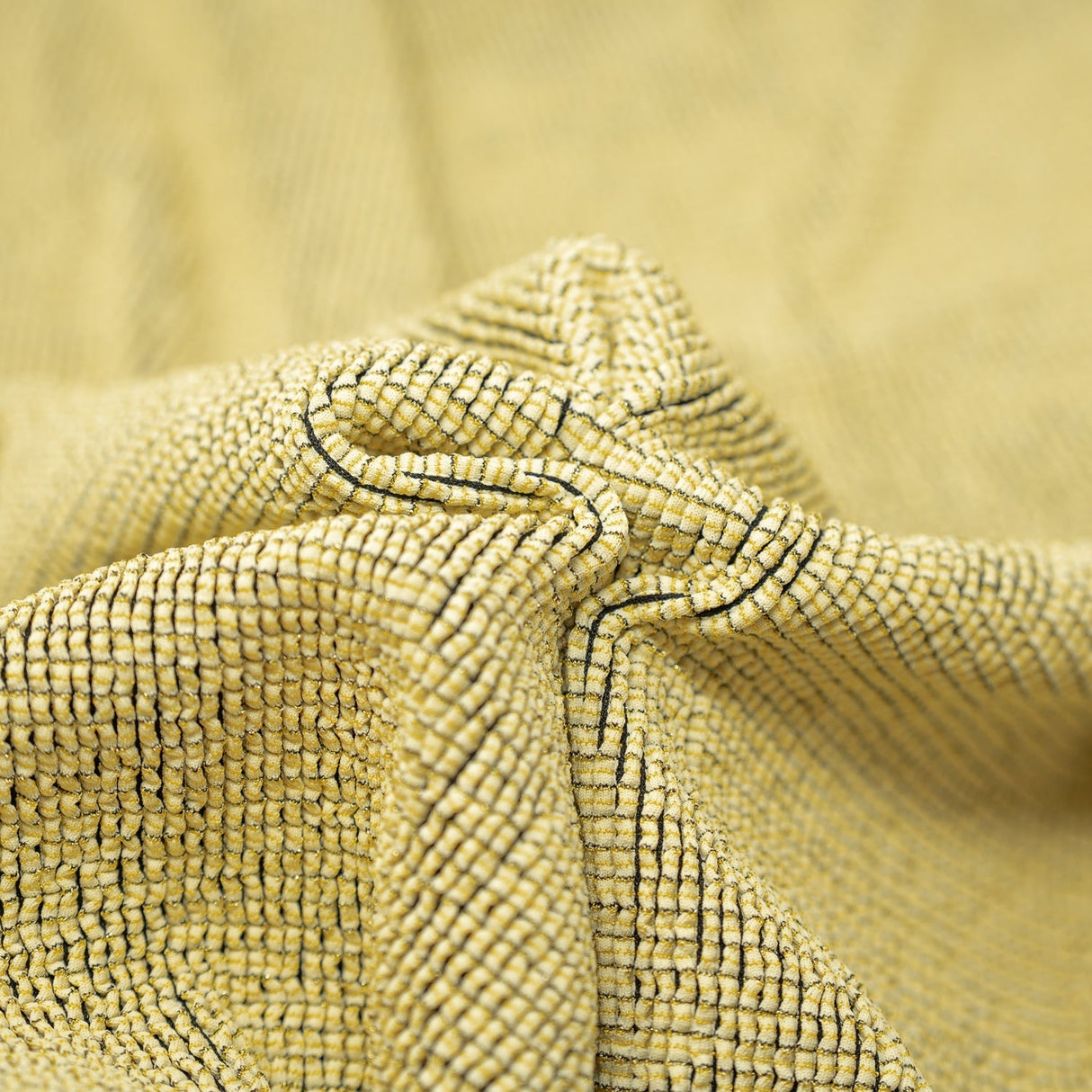 Ritzy Crinkle Nylon Polyester Spandex Metallic Fabric - Crinkle Jacquard, 4-Way Stretch, 22" Width, 680 Gsm (1 Yard)