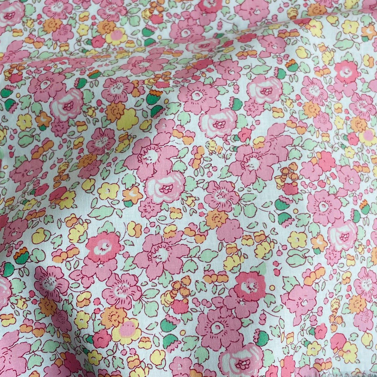 Betsy Floral 60S Tissun liberty Cotton Fabric For Kids Baby Sewing Cloth Dresses Skirt DIY Handmade Designer Patchwork Meter