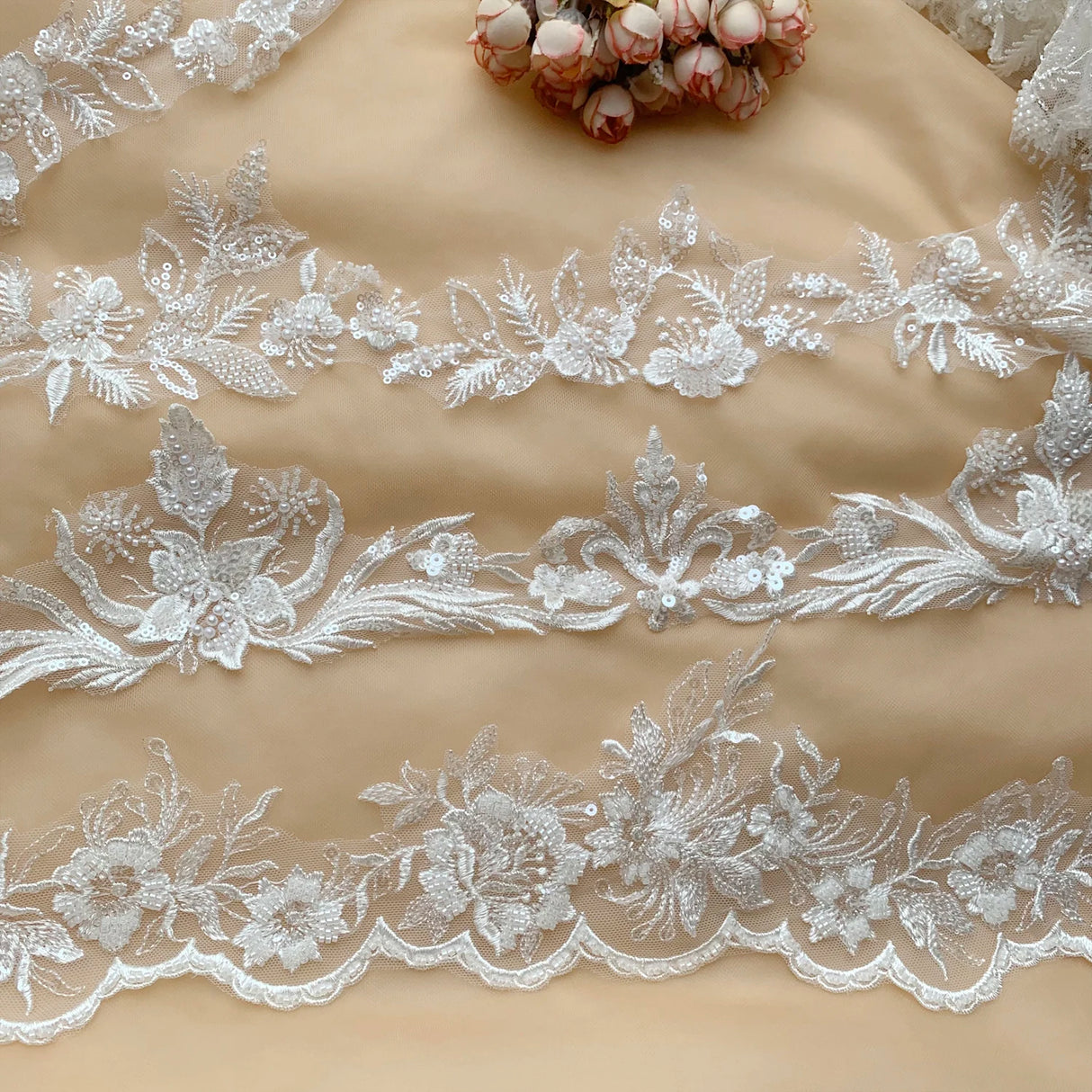 3Yards/pack Superior Quality Ivory White Sewn Bead Lace Lace Head Veil,Wedding Dress,Decorative Accessories, Lace Handmade DIY.