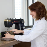 SINGER HD500 Classic Black Sewing Machine - Black, Vintage Inspired Design, Hard Carrying Case Bundle (1 Unit)