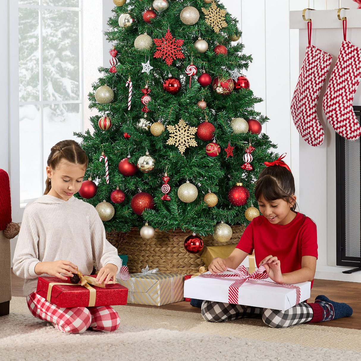 Pre Lit Snow Flocked Pine Christmas Tree with Warm Lights