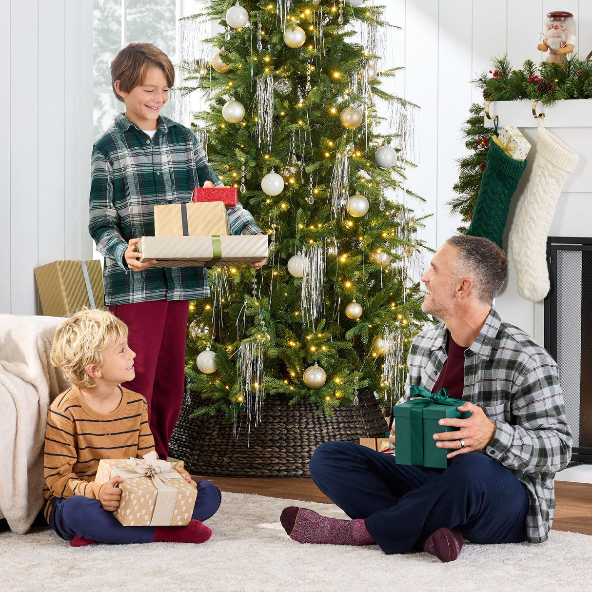 Pre Lit Aspen Christmas Tree with 2-in-1 LED Lights