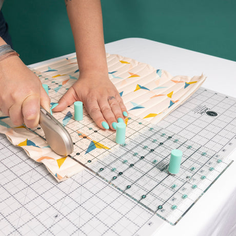 Sew Magnetic Cutting System Magnetic Cutting System - Self-Healing Magnetic Cutting Mat, Acrylic Magnetic Ruler, 20" X 24" Mat, 6.5" X 24" Ruler, Right-Handed System, 12 Magnets (1 Kit)
