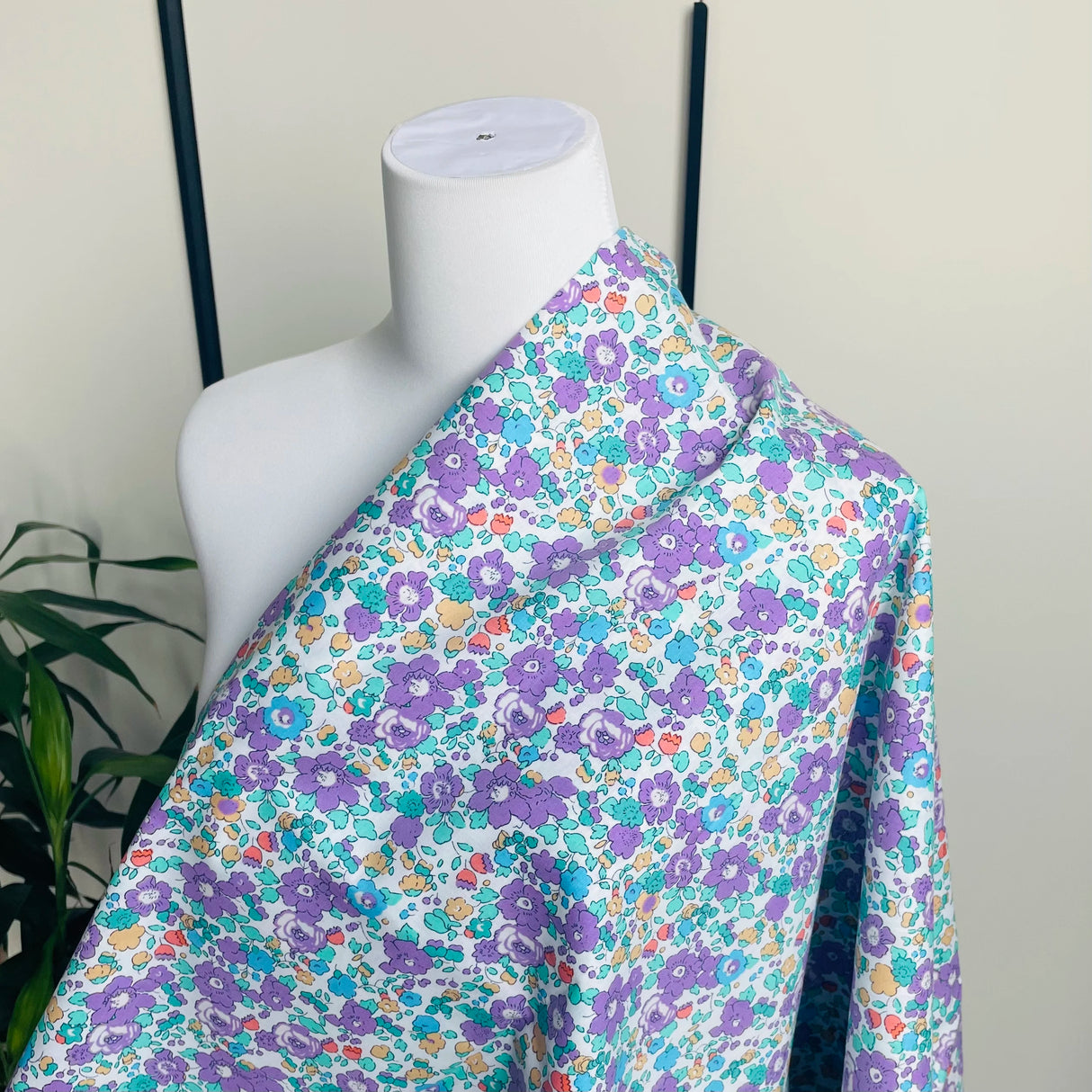 Betsy Floral 60S Tissun liberty Cotton Fabric For Kids Baby Sewing Cloth Dresses Skirt DIY Handmade Designer Patchwork Meter