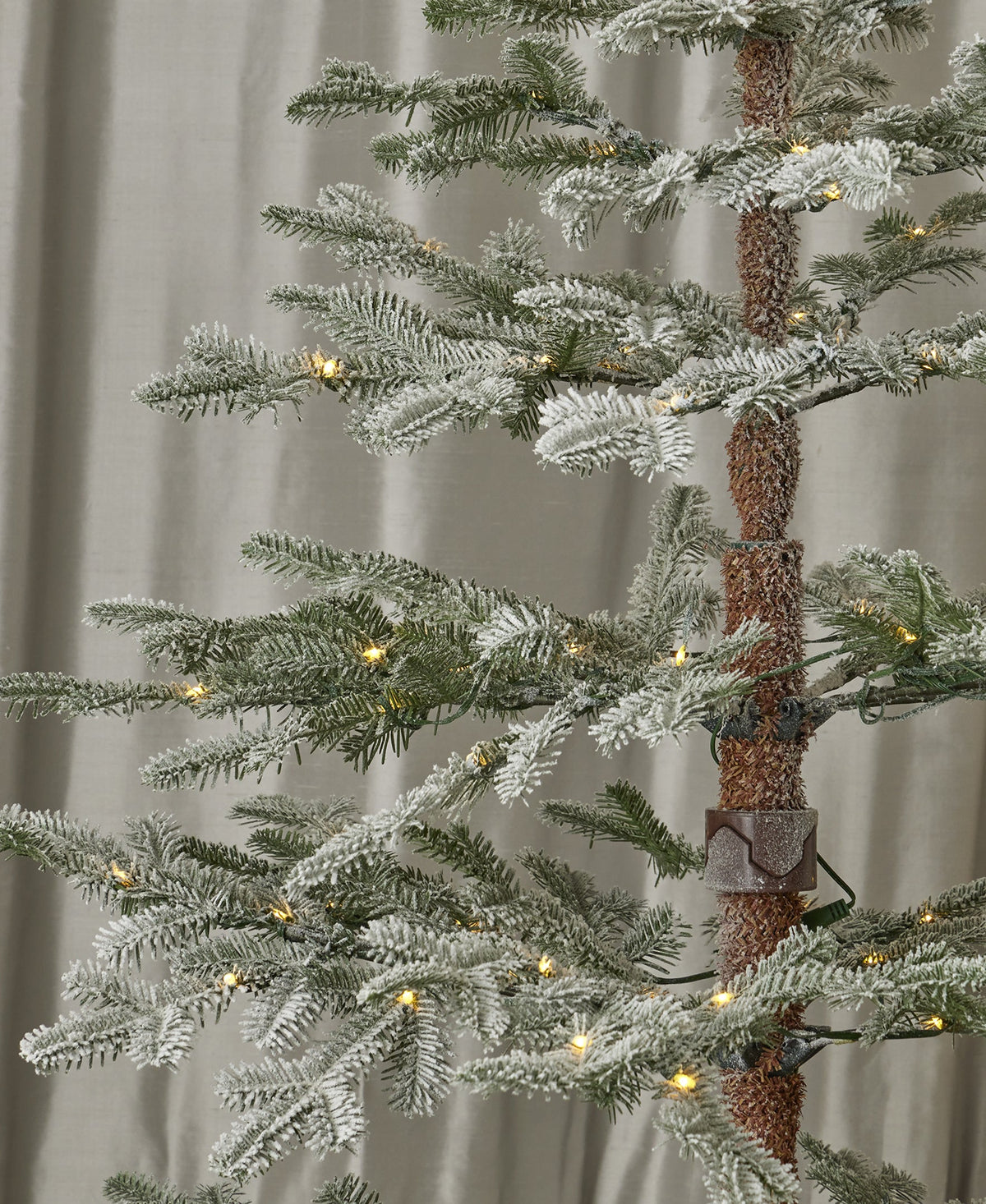 7.5' Sierra Pine Lightly Flocked Tree with 300 Warm White LED Lights