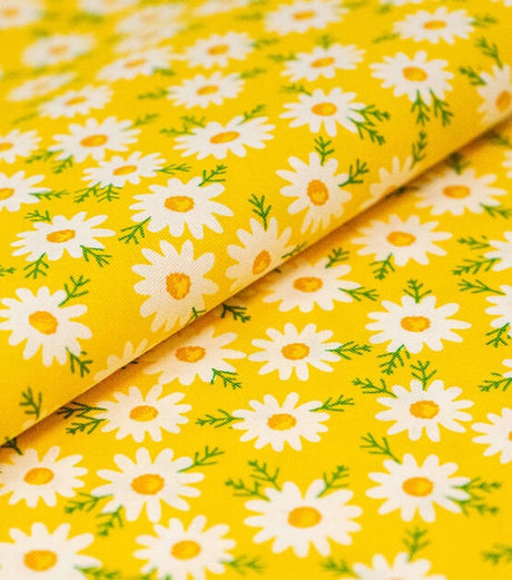 Quilting Cotton Singer Daisys On Yellow 100% Cotton Fabric