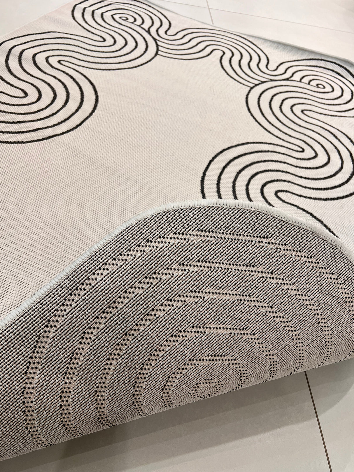 TOV 307 Polypropylene Fabric - Ivory, Black Geometric Swirl, Live Edge Design, 5' 3" X 7' X 6" (1 Rug)