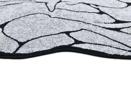 Z322A POL807 Polyester Area Rug - Silver-Toned With Bold Irregular Black Geometric Detailing, Black, 5' 3" X 7' 6" (1 Rug)
