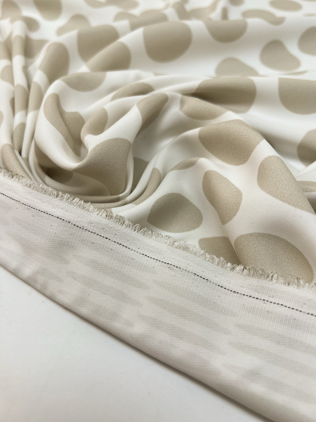 Polyamid Crepe Geometric Gray Beige