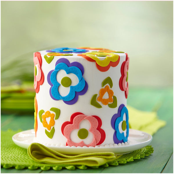 Wilton Decorator Preferred Green Fondant, 24 oz. Fondant Icing