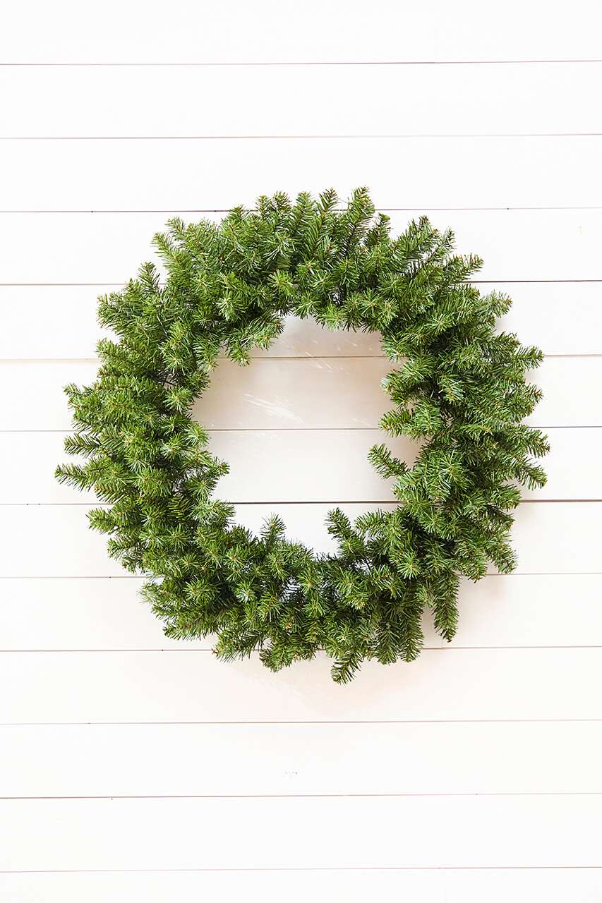 30" Battery Operated LED Balsam Pine Wreath