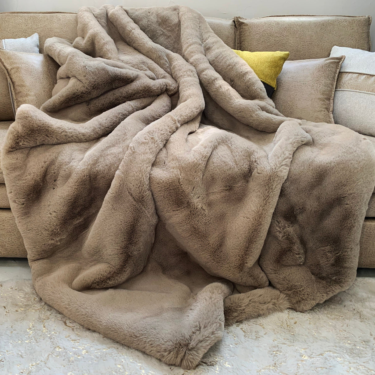 Bella Luxury Faux Fur Throw Blanket Collection Polyester Fabric - Faux Chinchilla Rabbit Fur, Crystal Velvet Backing, 60" X 80", Sandy Beige, Slate Silver, Raven Charcoal, Espresso Mocha (1 Throw Blanket)