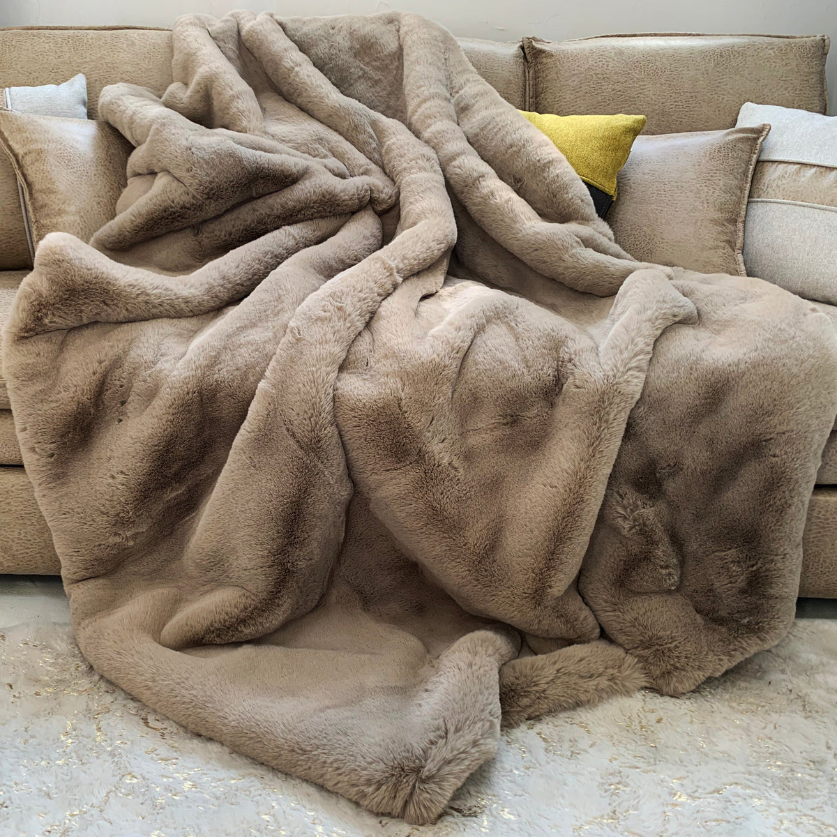 Bella Luxury Faux Fur Soft Crystal Velvet Throw Blanket Fabric