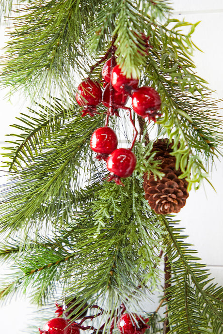 5' Berry Pine with Pinecones Garland