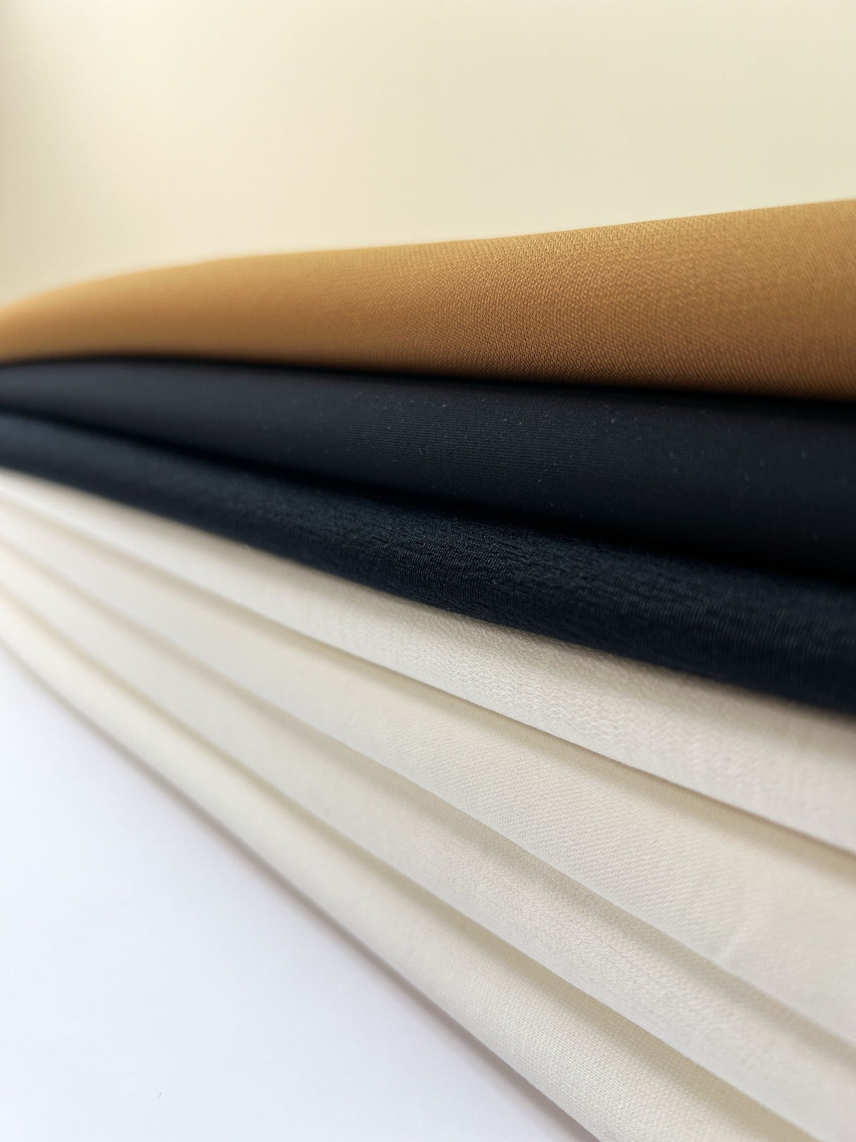Viscose Polyamide Knitted Stretch Fabric White Brown