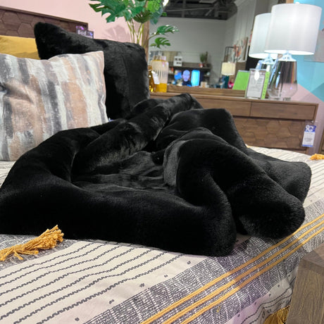 Soft Cozy Faux Fur Blanket Plush Throw & Bedspread with Crystal Velvet Backing