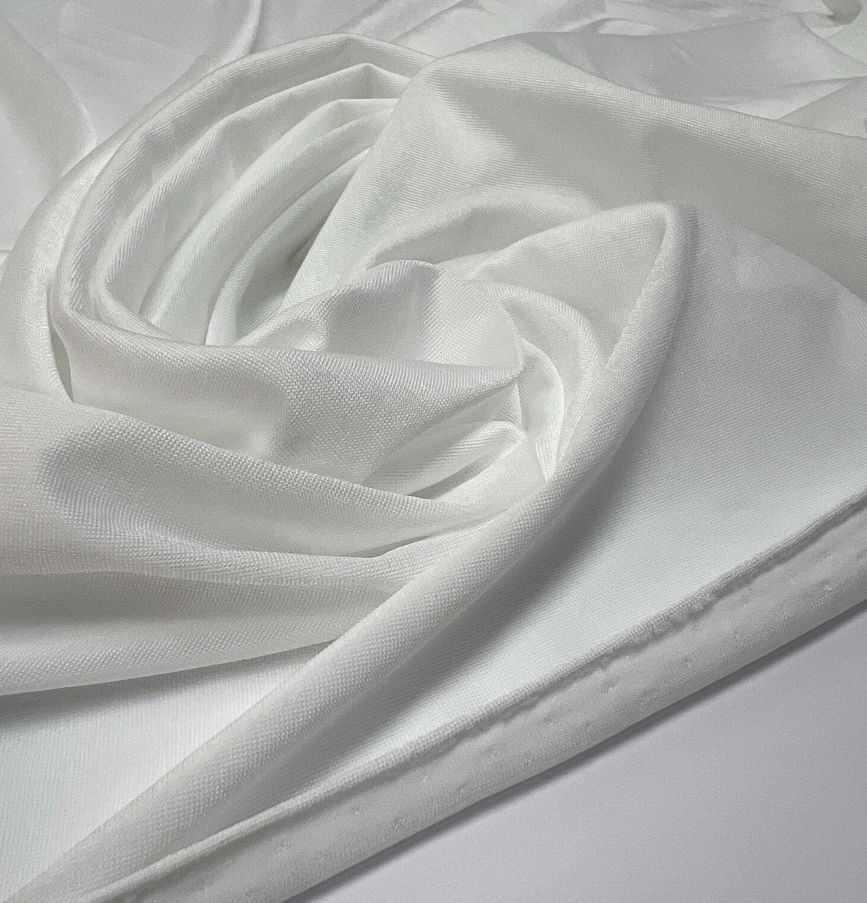 White Polyester Elastane Knitted Fabric
