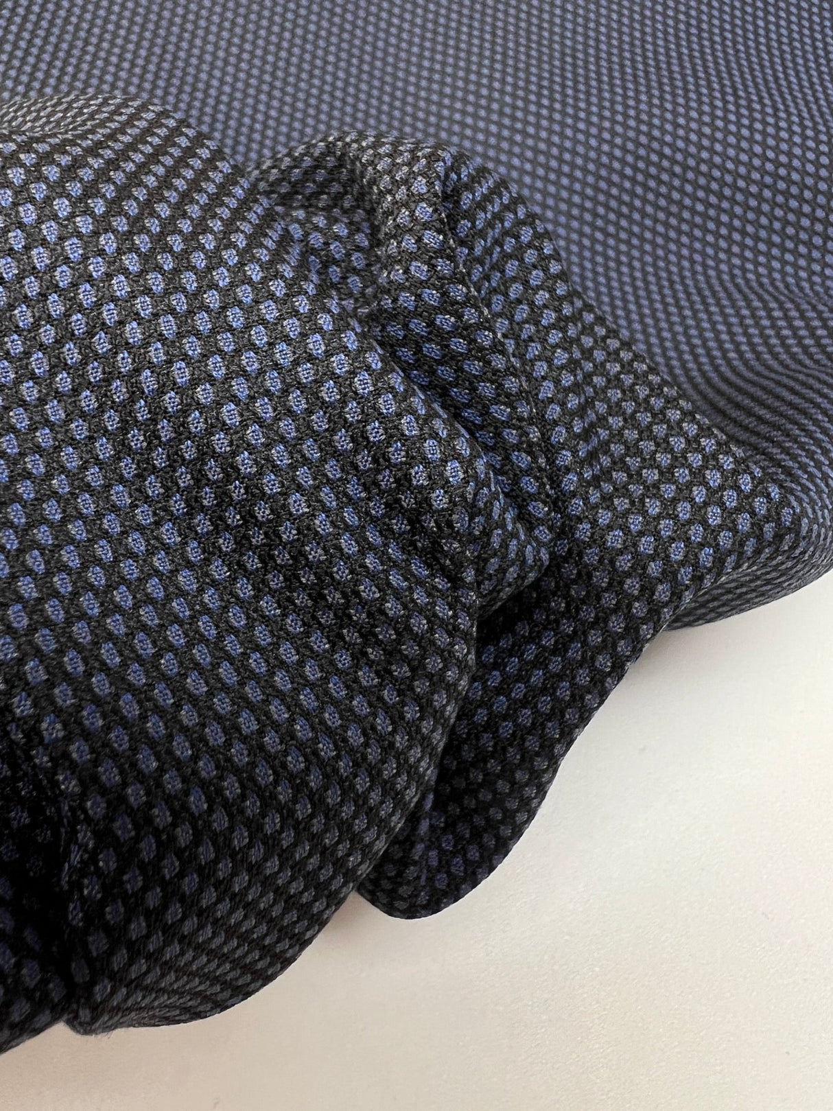 Viscose Polyamide Jacquard Fabric Blue Black Changeant
