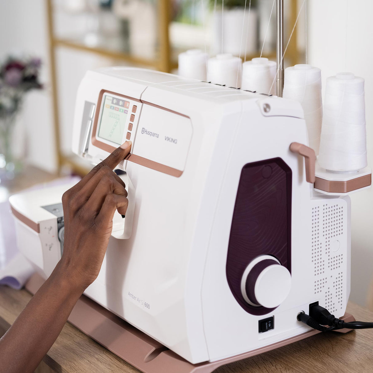 Husqvarna Viking Amber Air S 600 Coverlock Machine - Overlock Serger, Color Touchscreen, One-Touch Electronic Air Threading, 26 Stitches (1 Unit)