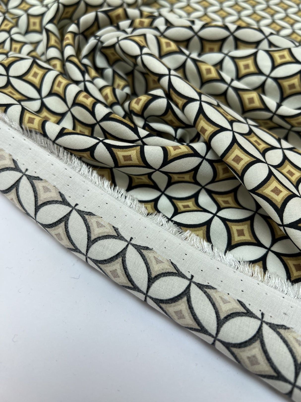 Viscose Geometric Print Beige Black