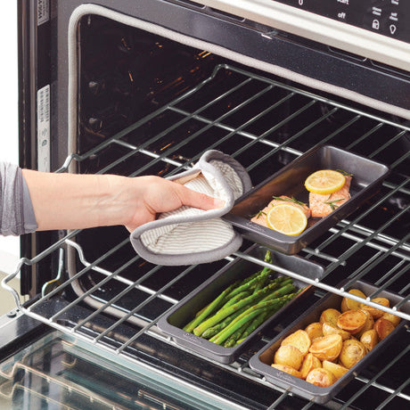 Wilton Perfect Results 8 x 4-Inch Premium Non-Stick Baking Pan Set, 3-Piece