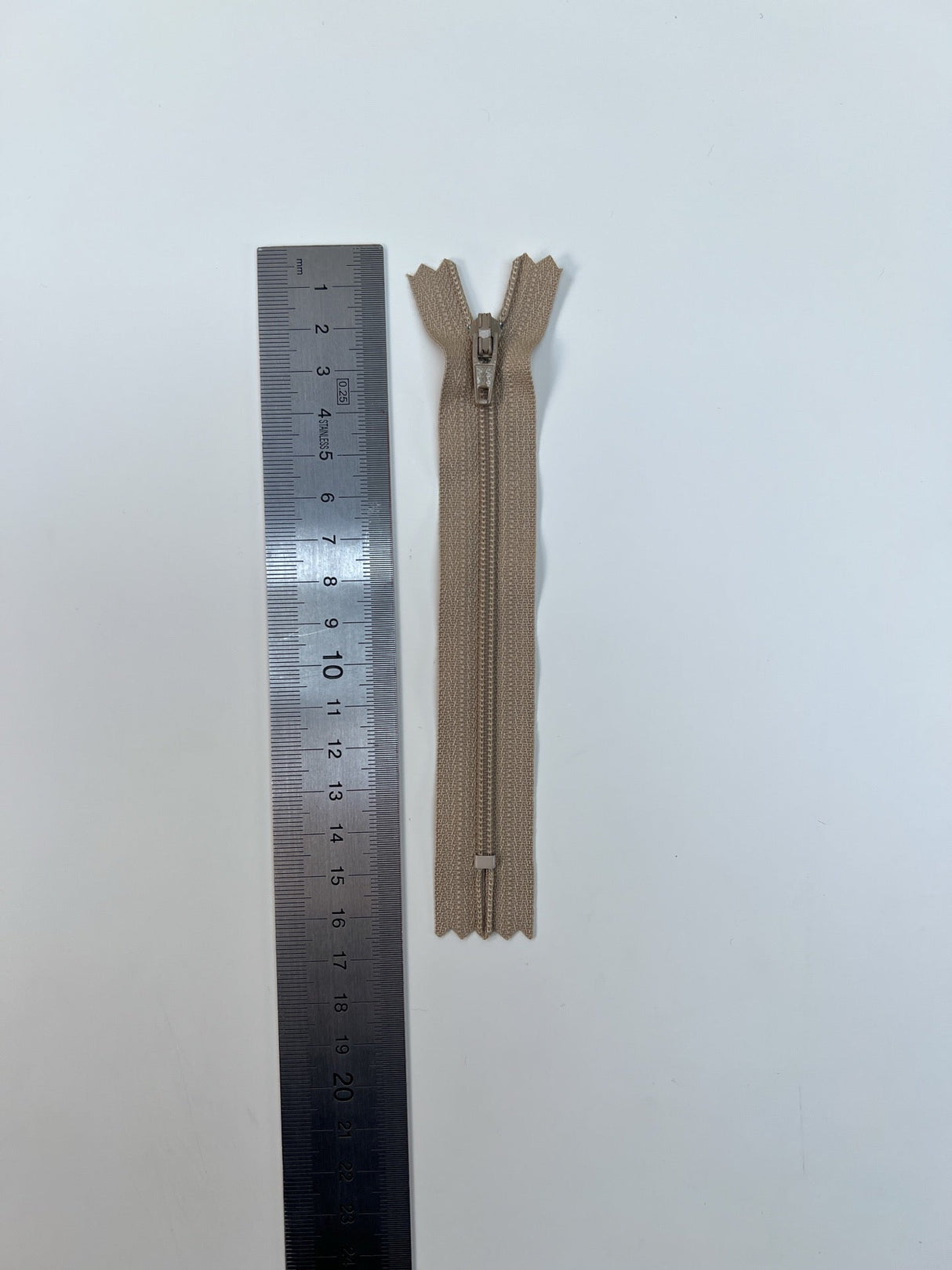 Beige Polyamid Sewing Notions