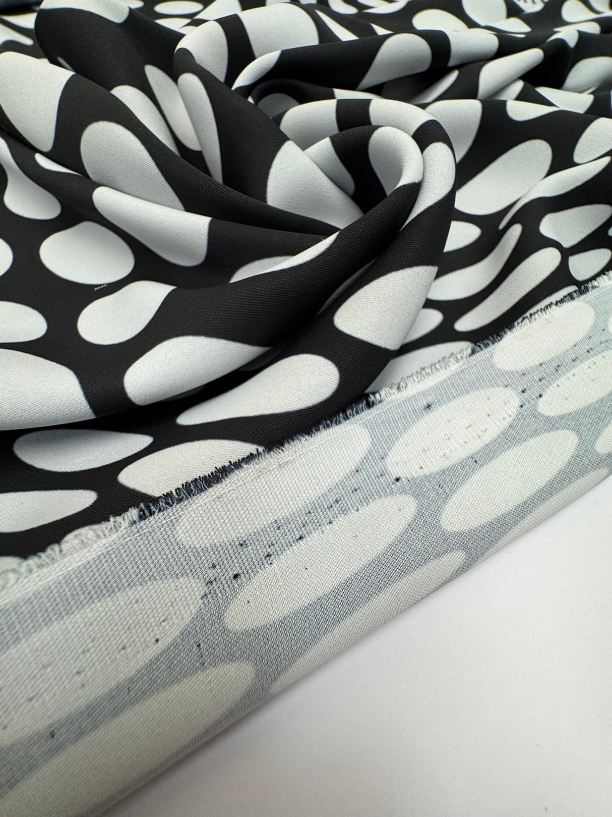 Polyamide Crepe Geometric Black White