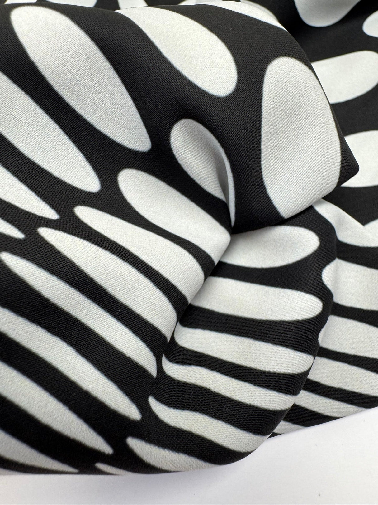 Polyamide Crepe Geometric Black White