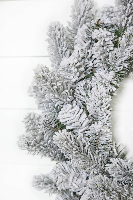 24" Classic Flocked Wreath