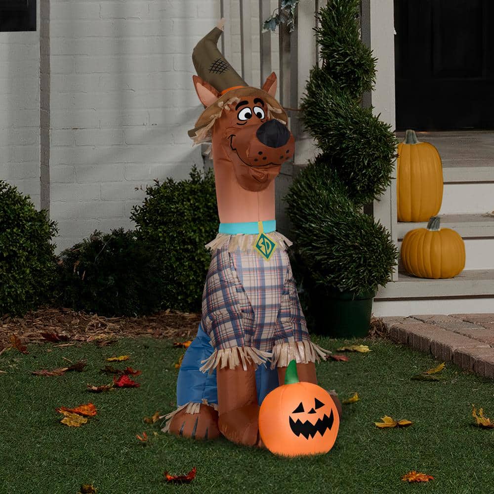 3.5 ft Inflatable Scooby as Scarecrow Airblown