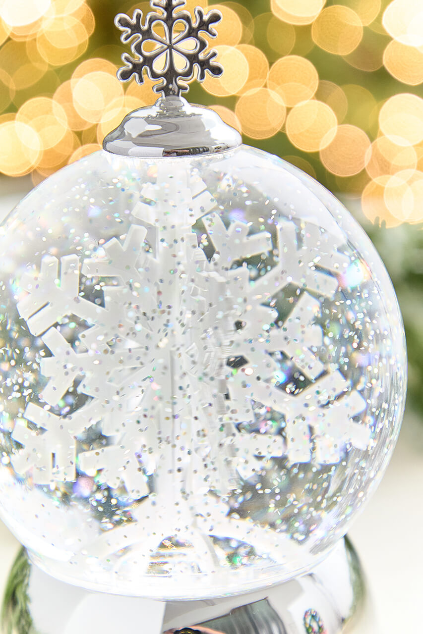 6" Snowflake Light Up Globe