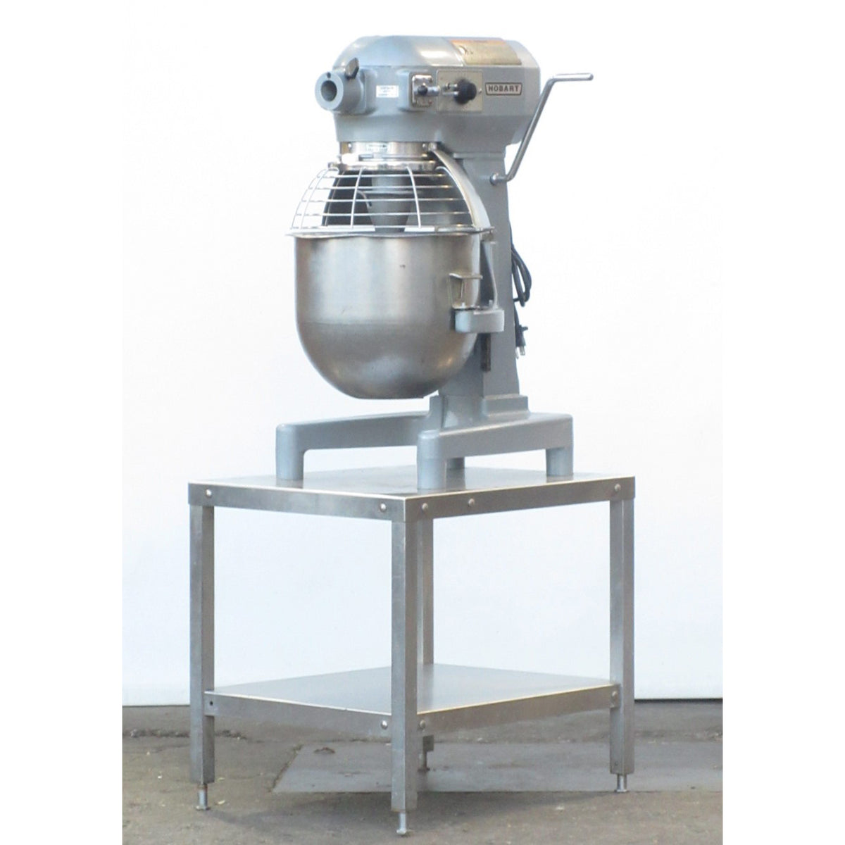 Hobart A200 Mixer 20 Qt, Bowl And 2 Attachments Included, Used Excellent Condition
