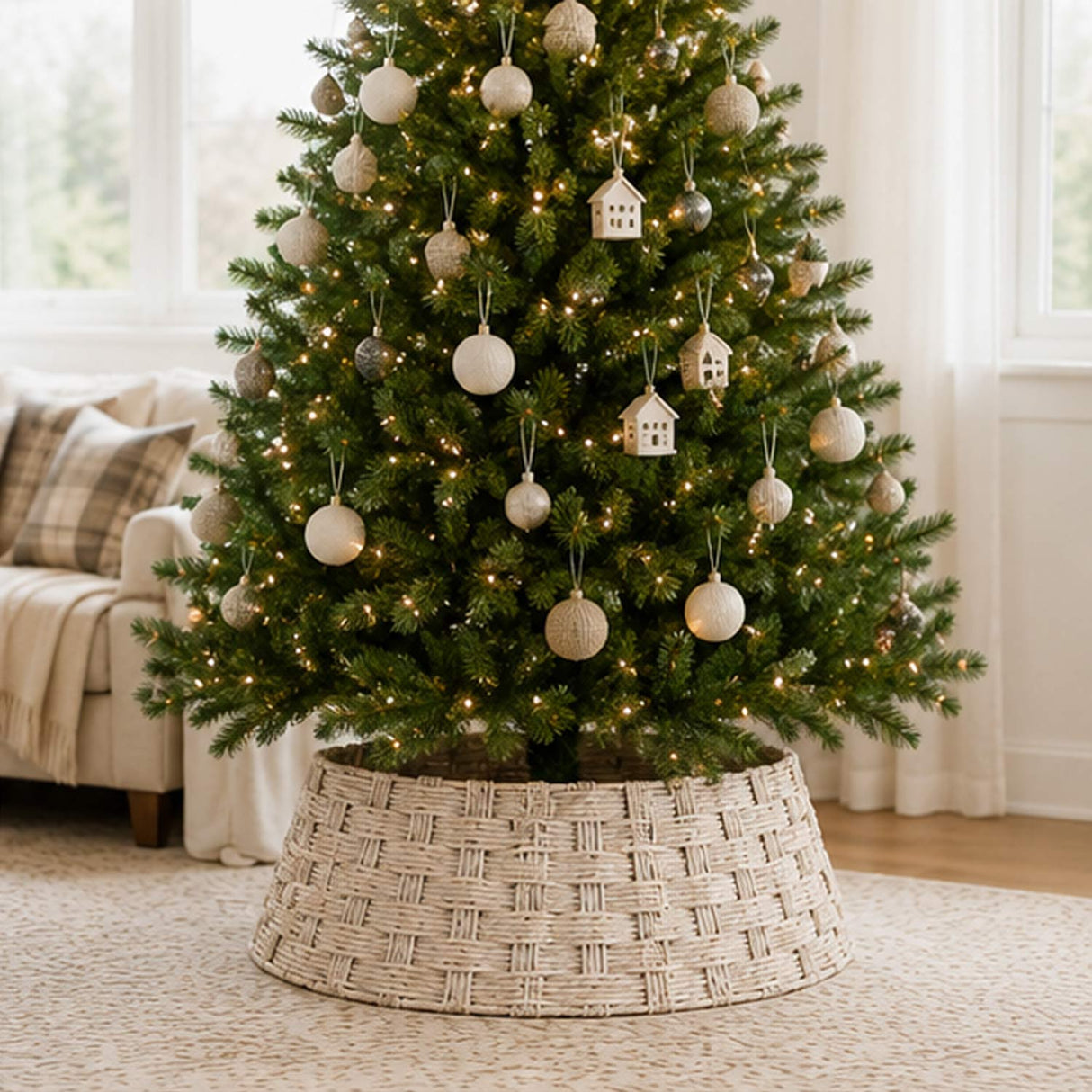 36in Woven Hyacinth Christmas Tree Collar Basket Base Cover