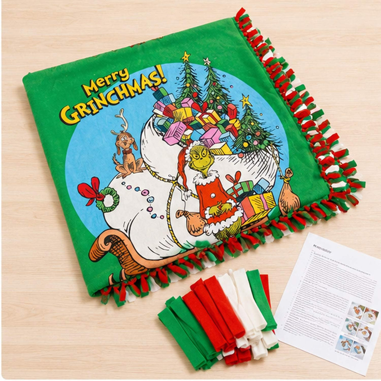 Dr. Seuss The Grinch Fleece Tied Throw Craft Kit (54" x 54") – Makes 1