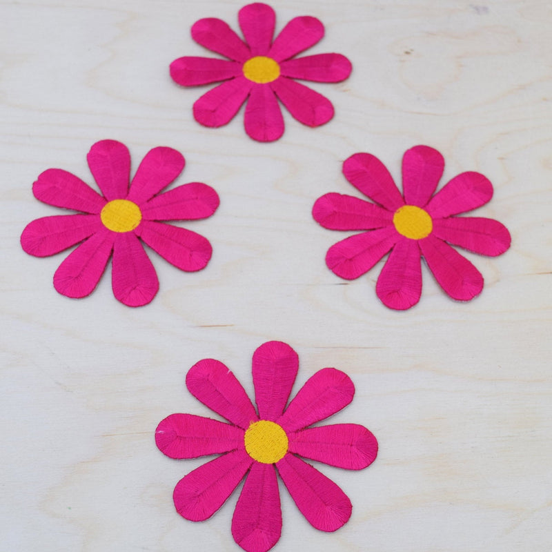 Iron-On Daisy Patch Fuchsia 3 Inch