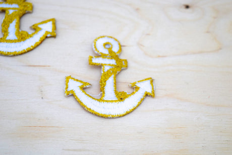 Anchor Patch White Metallic Gold
