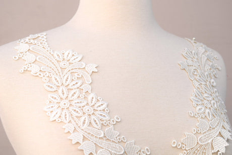 Ivory Venice Lace Applique Pair