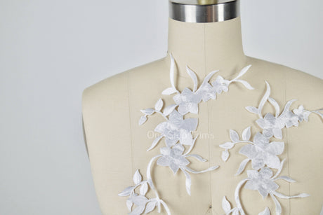 Embroidered Flower Patch White Iron-On