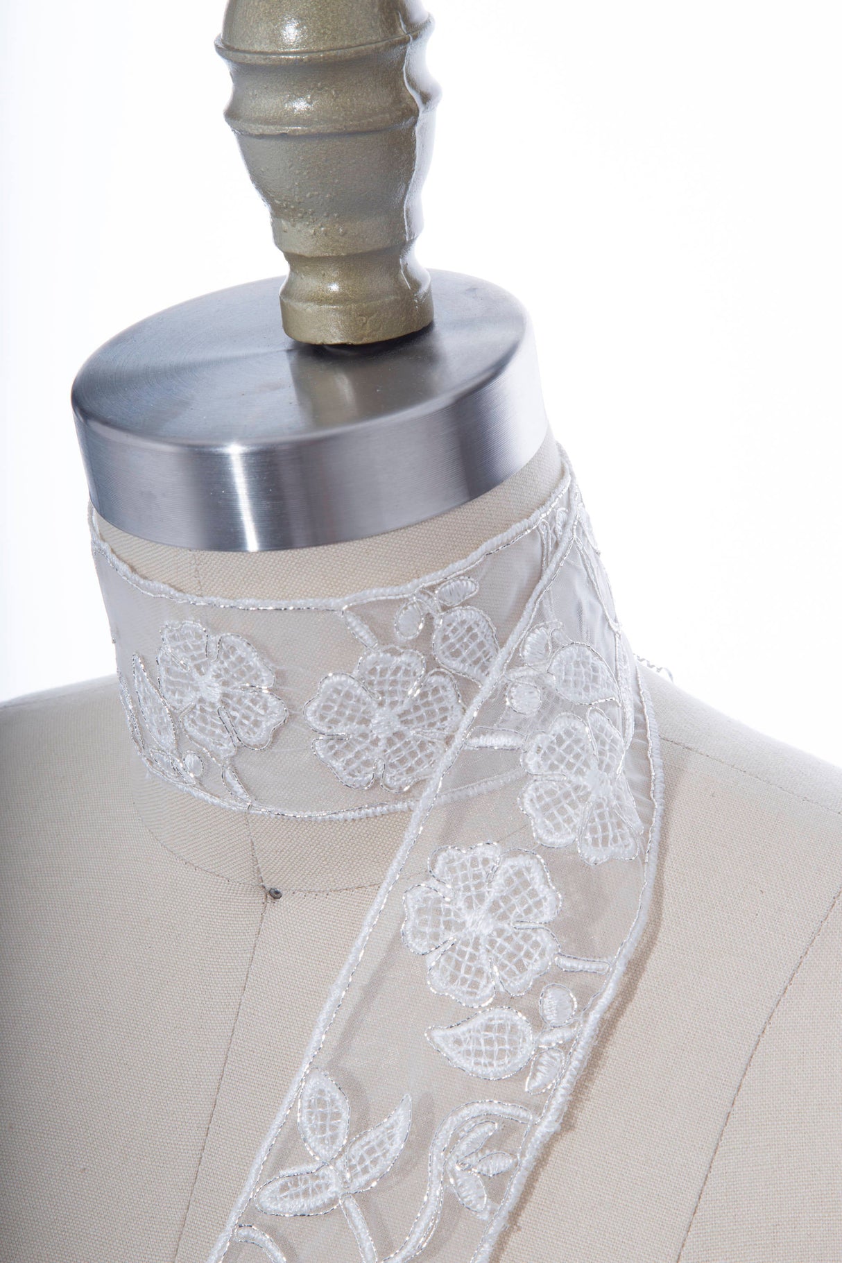 Flower Lace Trim White Silver