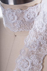 Floral Lace Trim White Daisy Veil