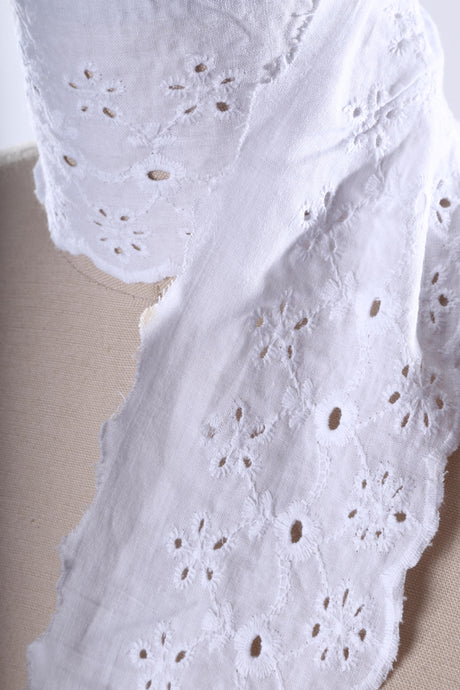 Eyelet Lace Trim White Cotton 3in Scalloped