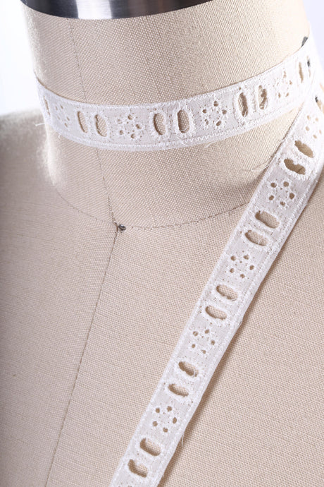Eyelet Lace Cotton Embroidery 3/4"