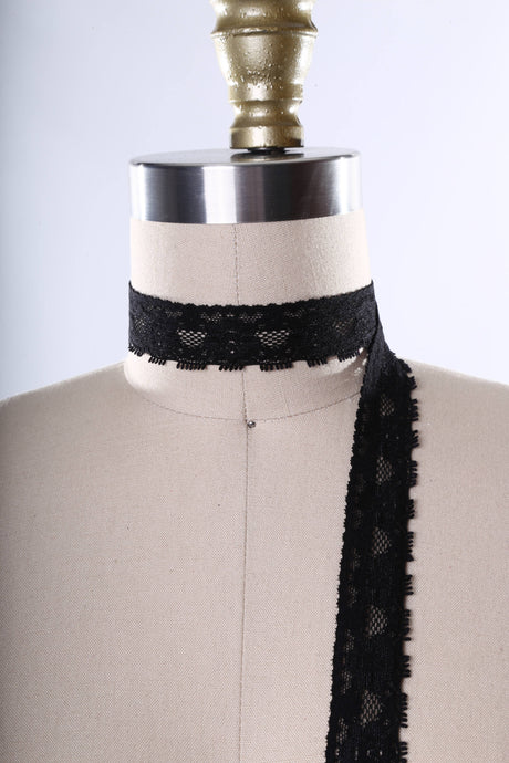 Black Stretch Lace Trim Scalloped Heart