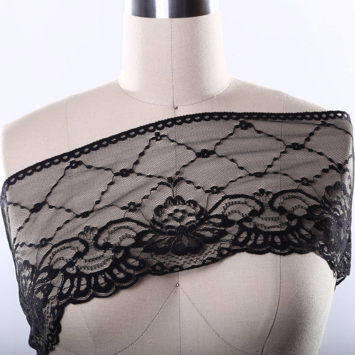 Lace Trim Polyester Floral Scalloped Black White