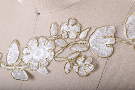 Alencon Lace Trim White Gold Metallic 2.75"