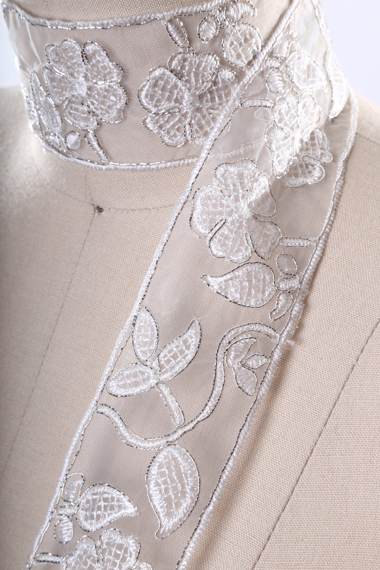 Flower Lace Trim White Silver