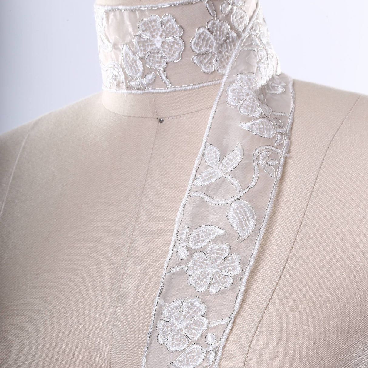 Flower Lace Trim White Silver
