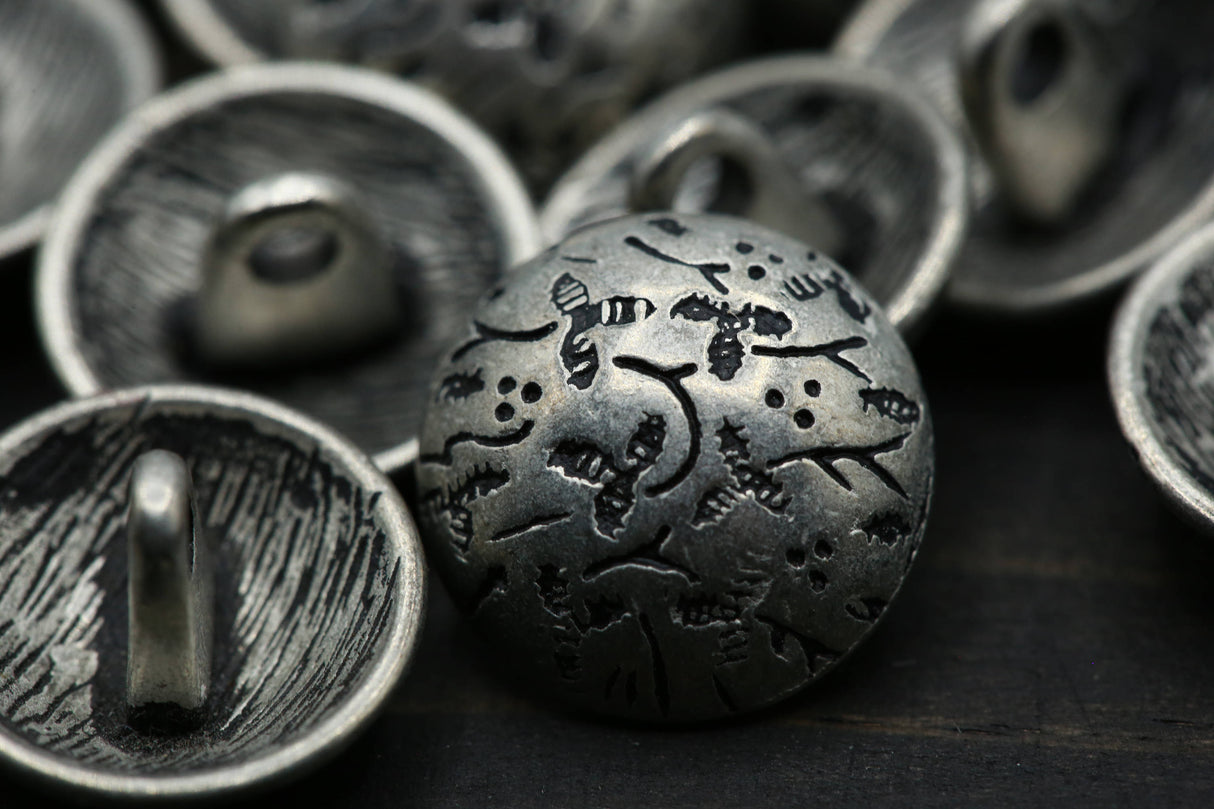 Metal Button Silver Contemporary Flowers 24L